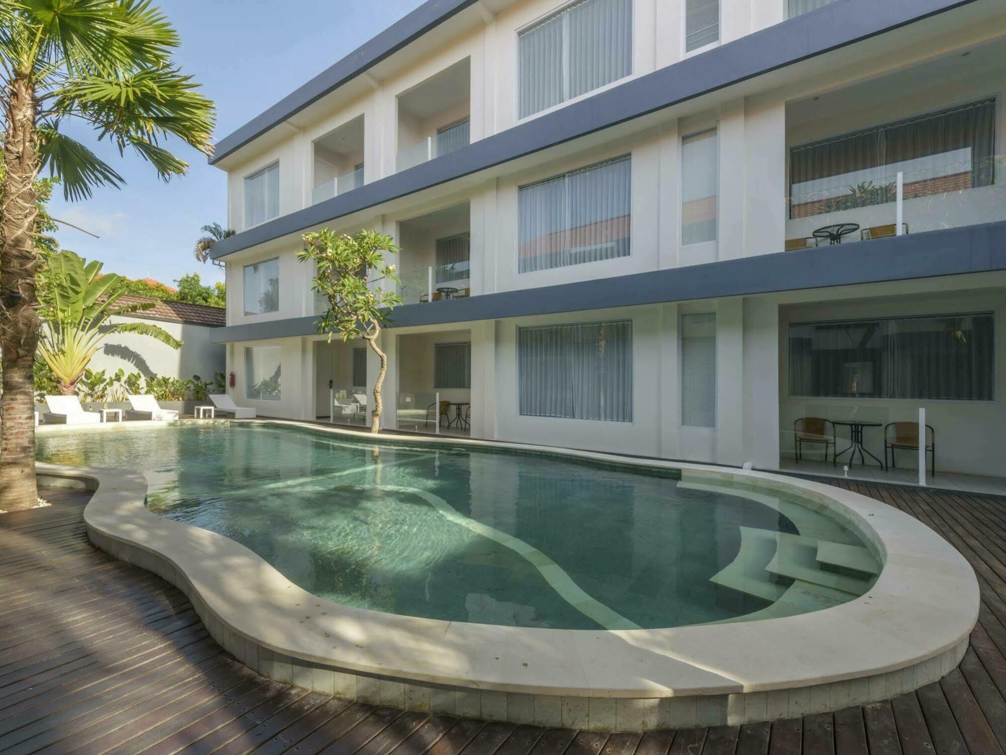 โคสต์ บูทีก อพาร์ตเมนต์ Aparthotel กูตา ภายนอก รูปภาพ